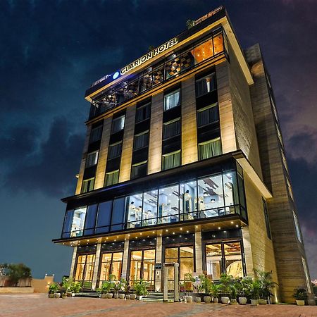 Clarion Hotel Dehradun Eksteriør billede