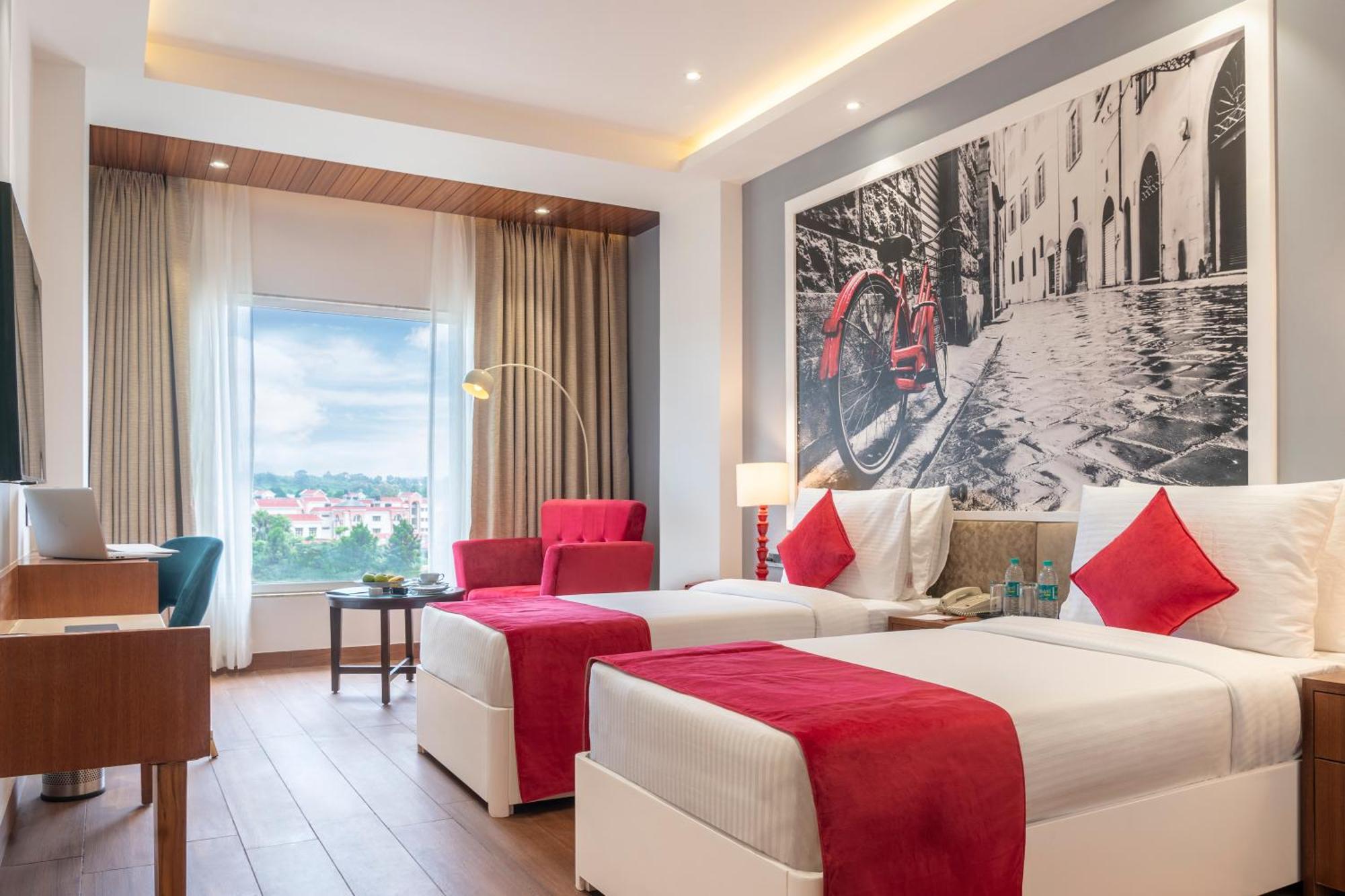 Clarion Hotel Dehradun Eksteriør billede